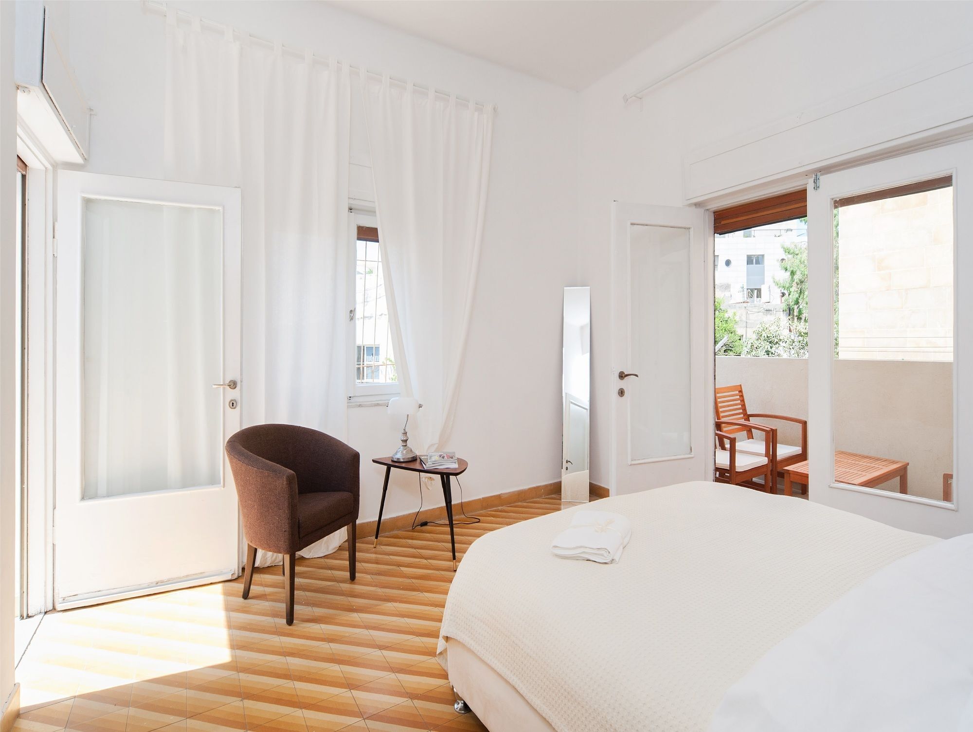 Charming 2Bd Apt W/ Balcony By Sea N' Rent تل أبيب المظهر الخارجي الصورة